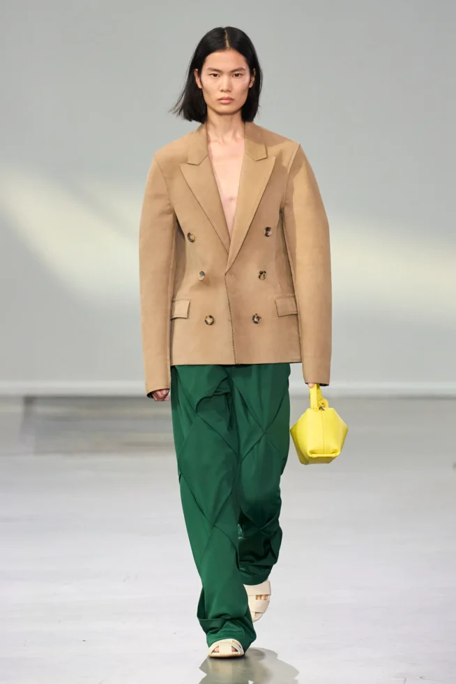 00004-jw-anderson-spring-2024-ready-to-wear-credit-gorunway
