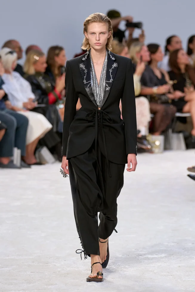 00004-rabanne-spring-2024-ready-to-wear-credit-gorunway
