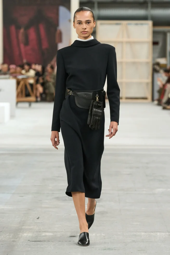 00004-tods-spring-2024-ready-to-wear-credit-gorunway