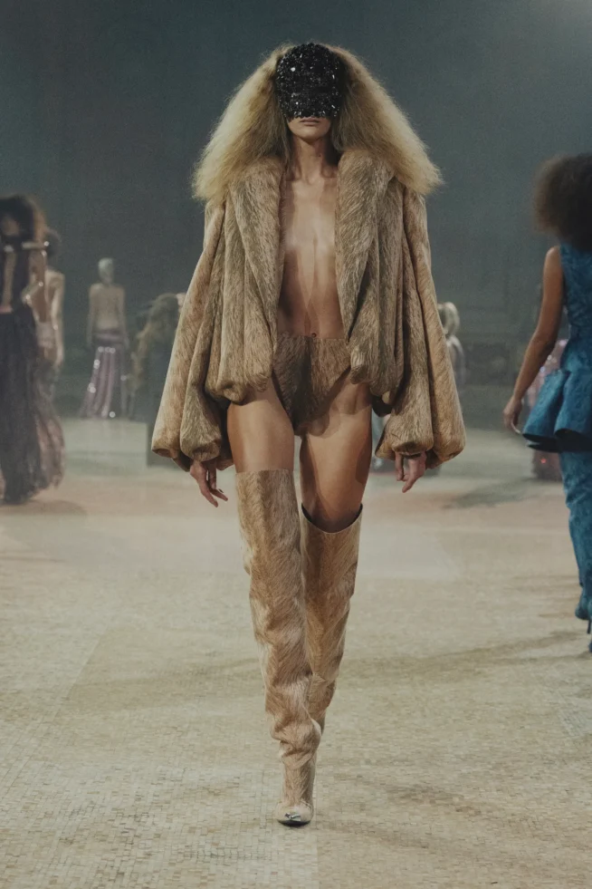 00005-area-fall-2023-ready-to-wear-and-couture-Credit-brand