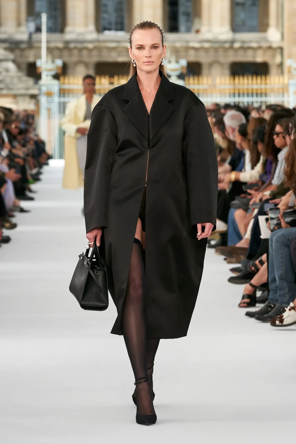 00005-givenchy-spring-2024-ready-to-wear-credit-gorunway