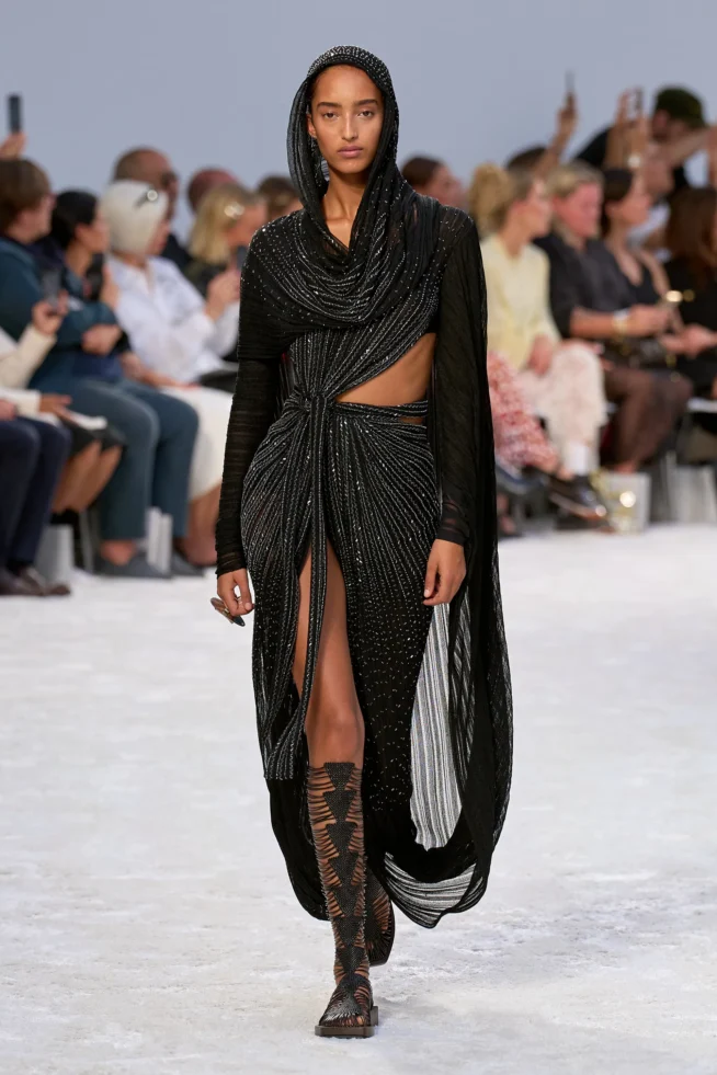 00005-rabanne-spring-2024-ready-to-wear-credit-gorunway