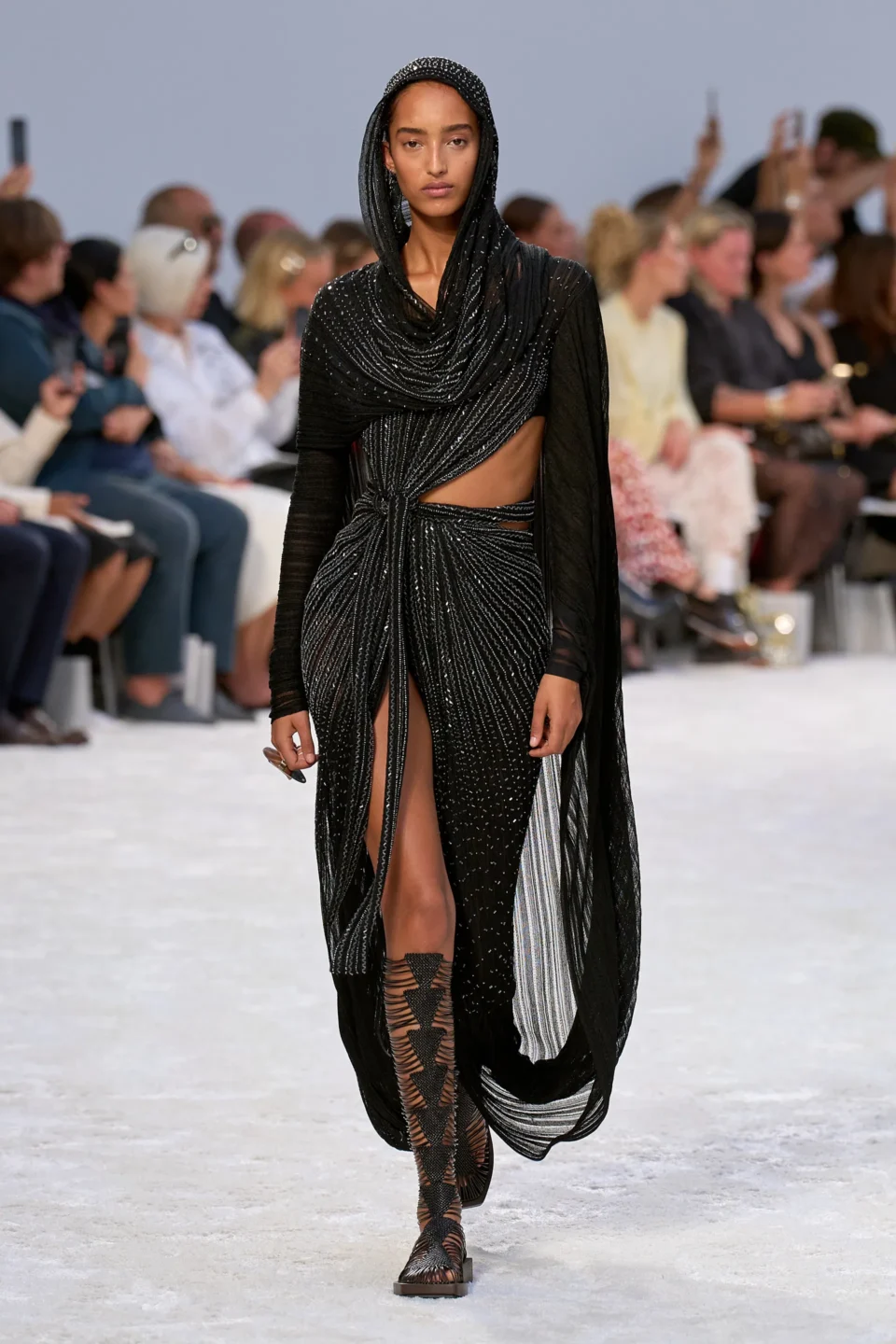00005-rabanne-spring-2024-ready-to-wear-credit-gorunway