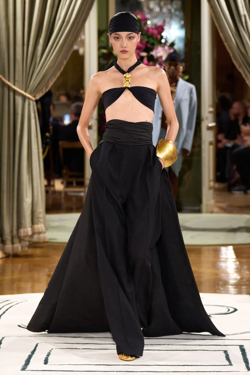 00005-schiaparelli-spring-2024-ready-to-wear-credit-gorunway