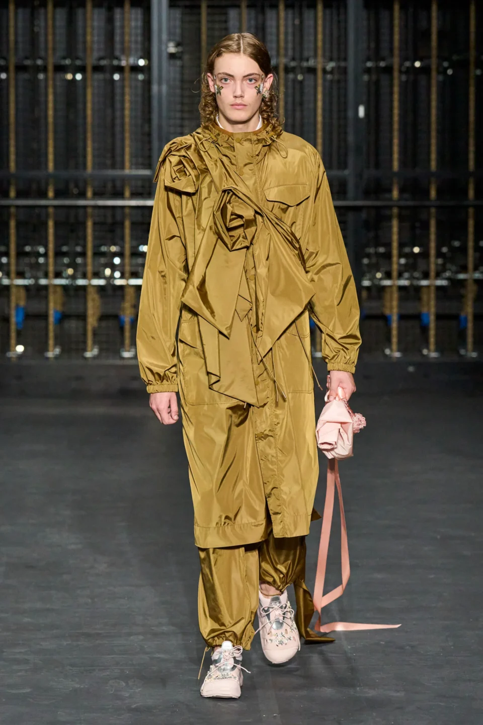 00005-simone-rocha-spring-2024-ready-to-wear-credit-gorunway