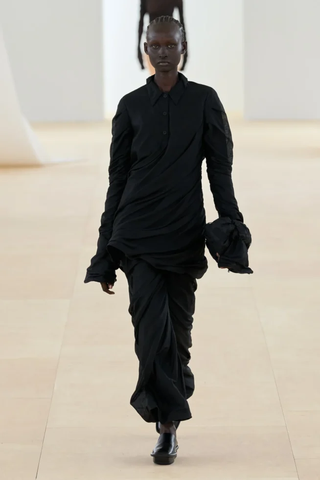 00005—issey—miyake-spring-2024-ready-to-wear-credit-gorunway