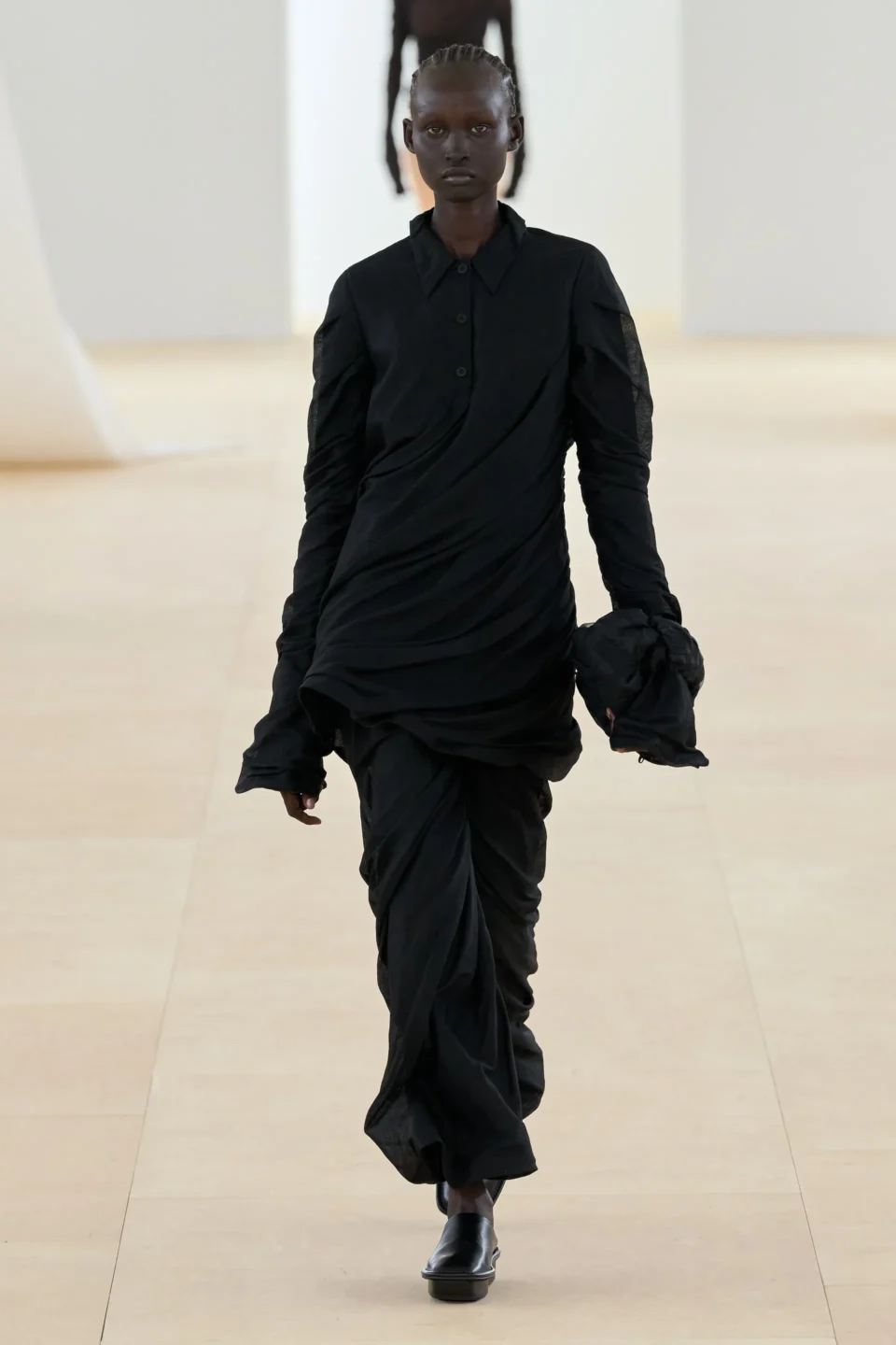 00005—issey—miyake-spring-2024-ready-to-wear-credit-gorunway