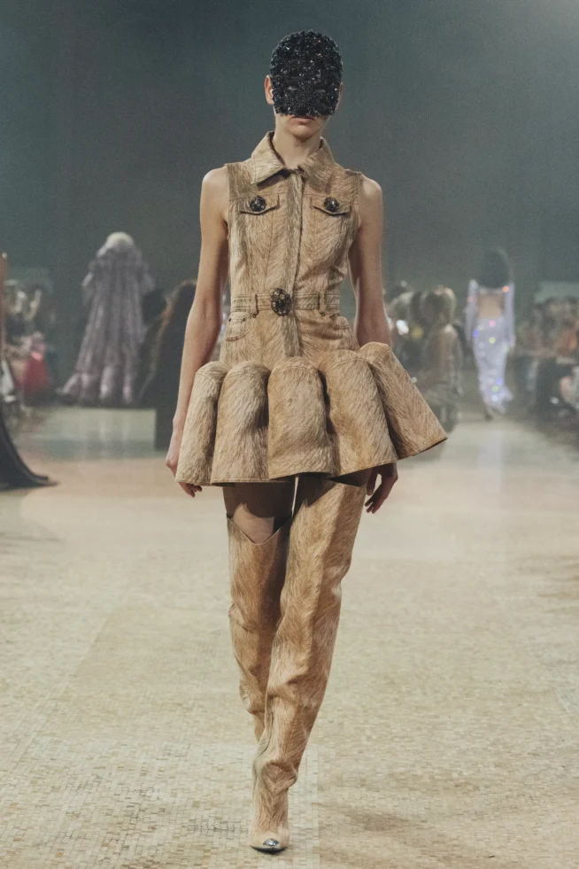 00006-area-fall-2023-ready-to-wear-and-couture-Credit-brand