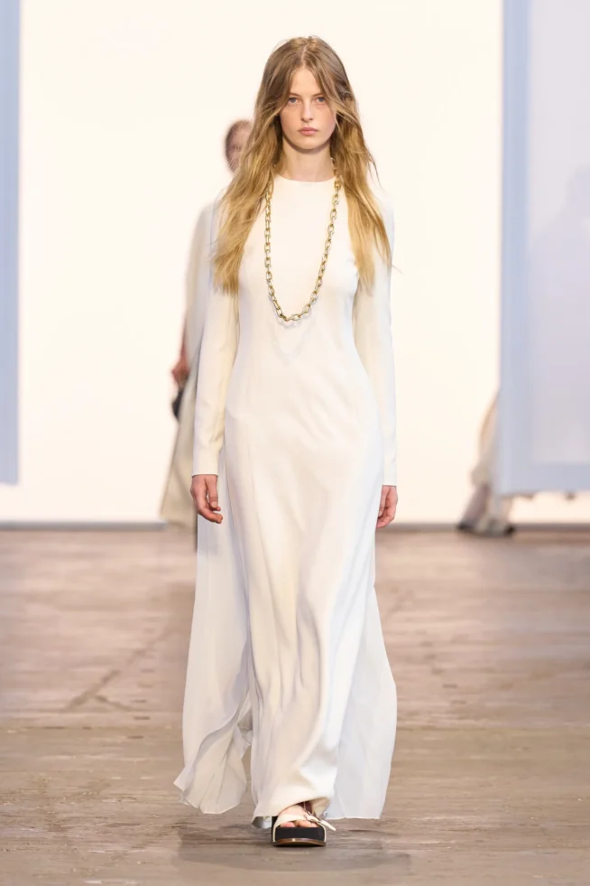 00006-gabriela-hearst-spring-2024-ready-to-wear-details-credit-gorunway