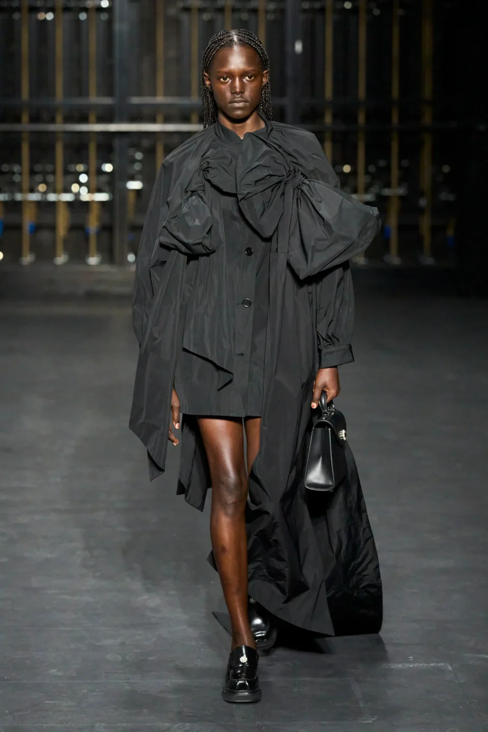 00006-simone-rocha-spring-2024-ready-to-wear-credit-gorunway