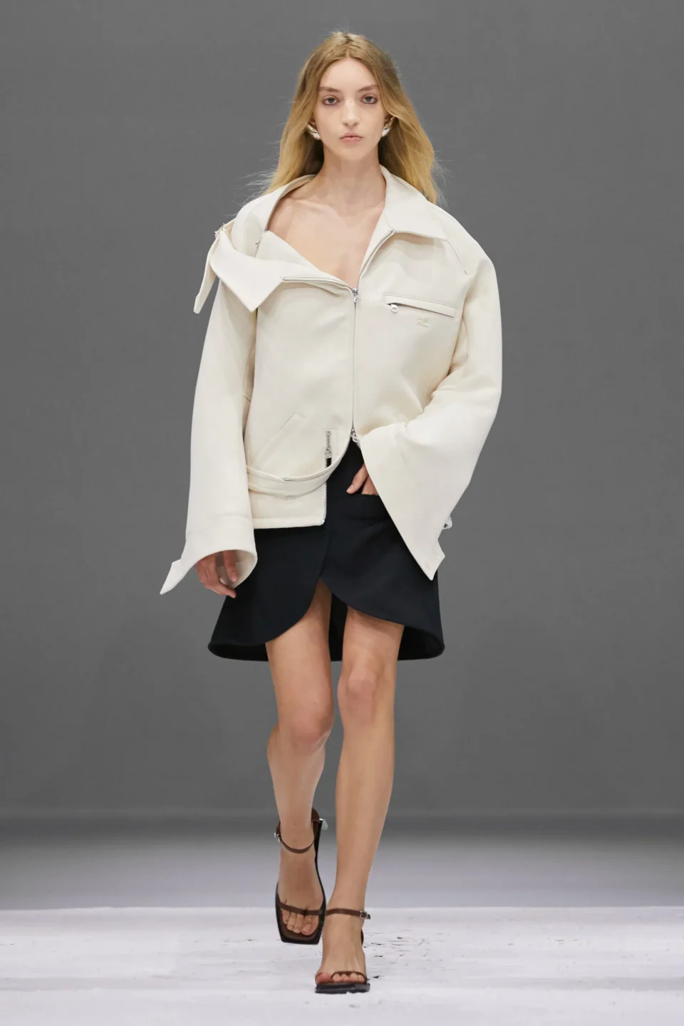 00007-courreges-spring-2024-ready-to-wear-credit-brand