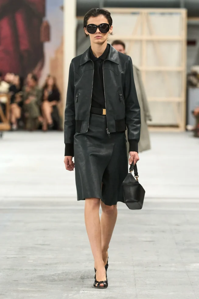 00007-tods-spring-2024-ready-to-wear-credit-gorunway
