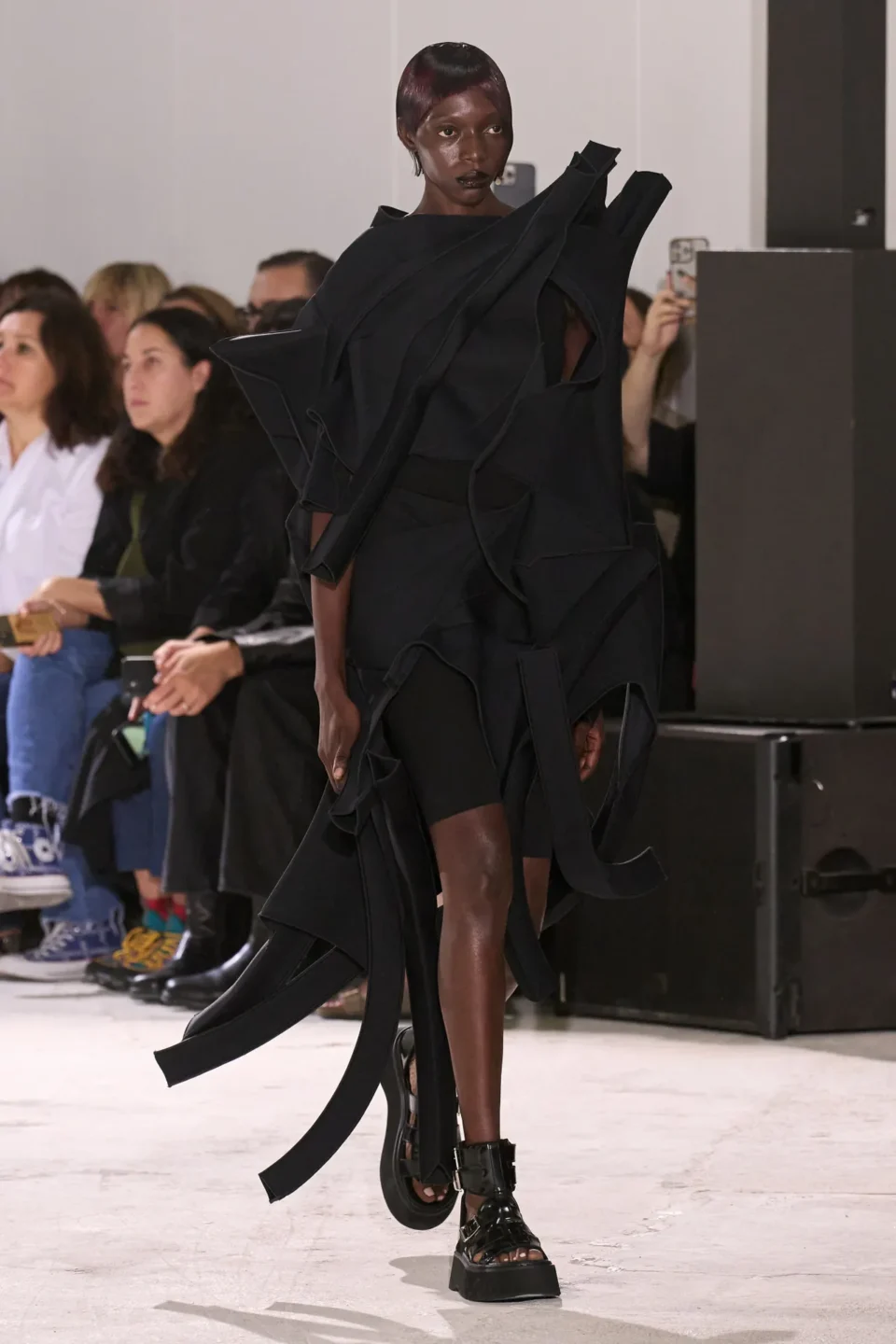 00008-junya-watanabe-spring-2024-ready-to-wear-credit-gorunway