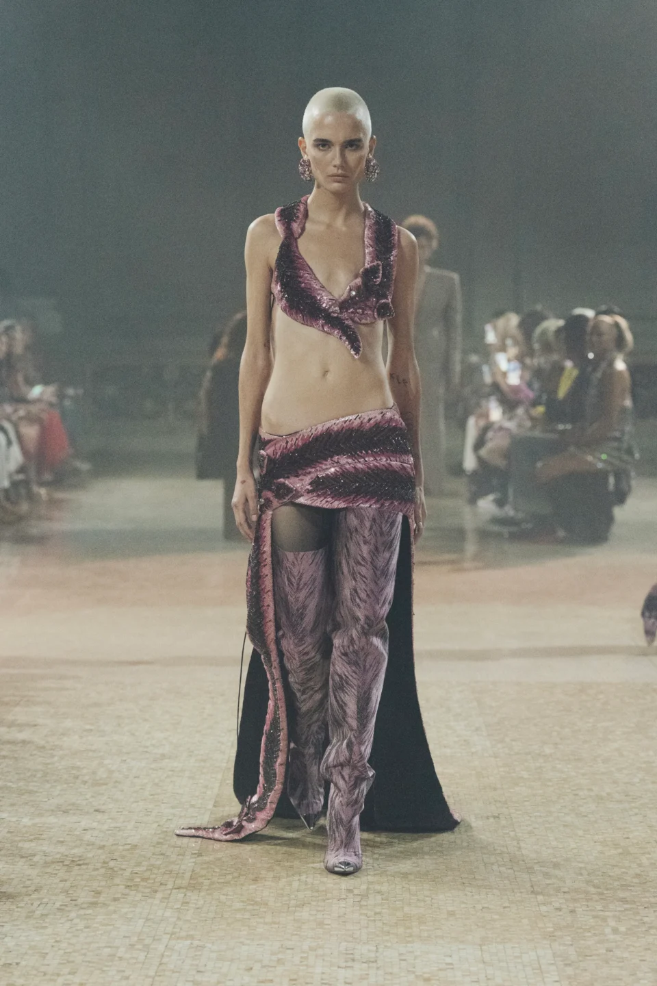 00009-area-fall-2023-ready-to-wear-and-couture-Credit-brand