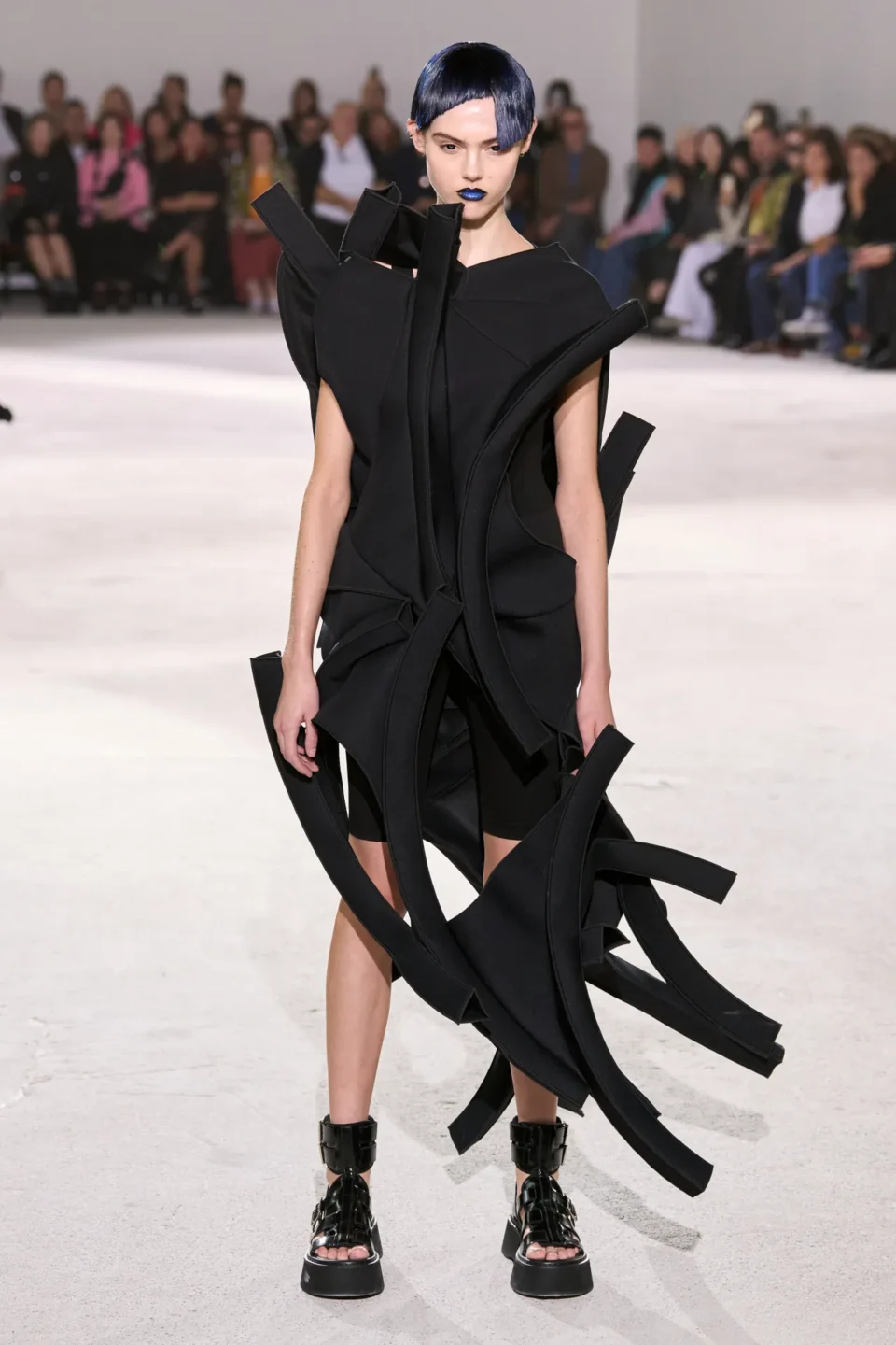 00009-junya-watanabe-spring-2024-ready-to-wear-credit-gorunway