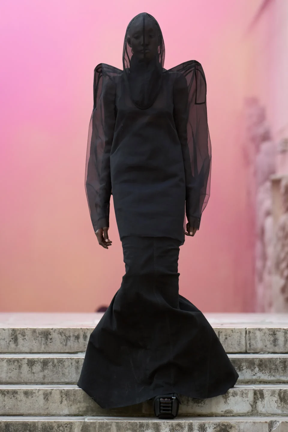 00009-rick-owens-spring-2024-ready-to-wear-credit-gorunway