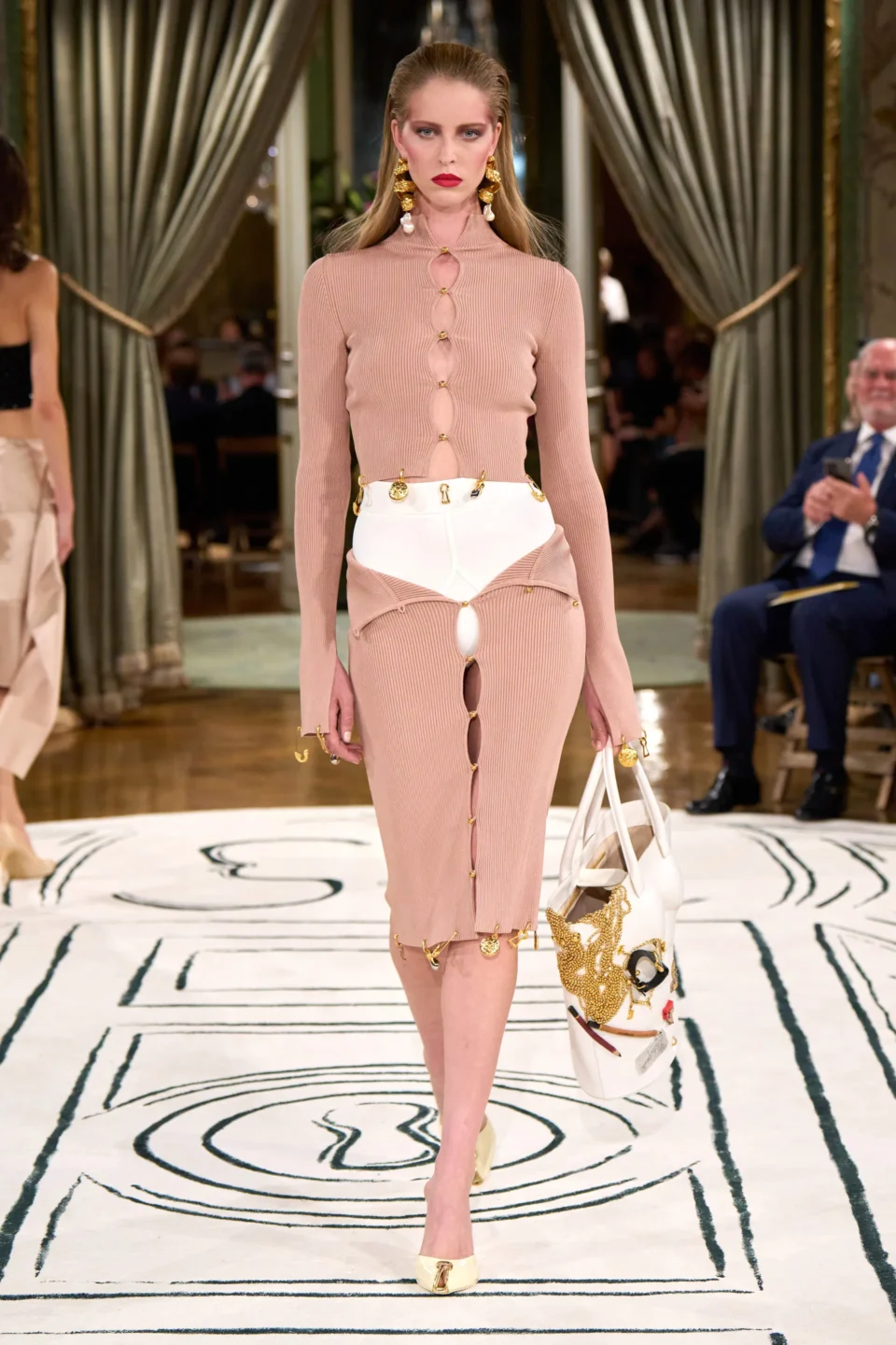 00009-schiaparelli-spring-2024-ready-to-wear-credit-gorunway