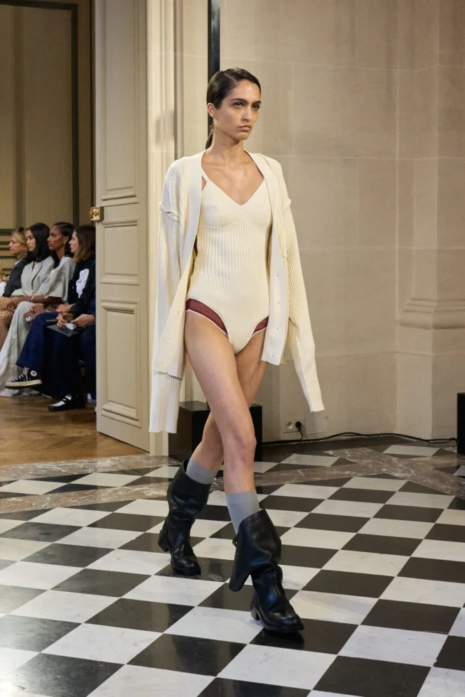 00009-victoria-beckham-spring-2024-ready-to-wear-credit-gorunway