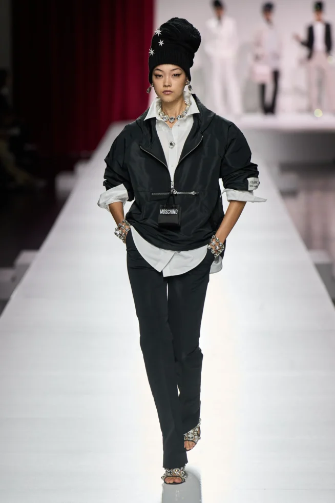 00010-moschino-spring-2024-ready-to-wear-credit-gorunway
