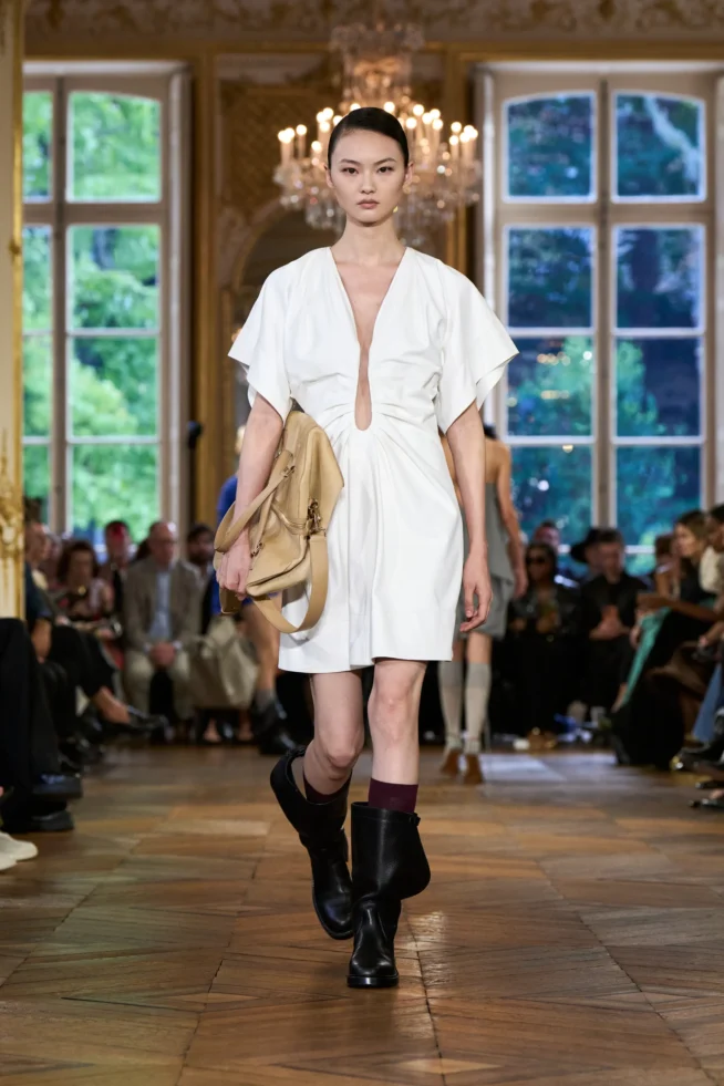 00010-victoria-beckham-spring-2024-ready-to-wear-credit-gorunway