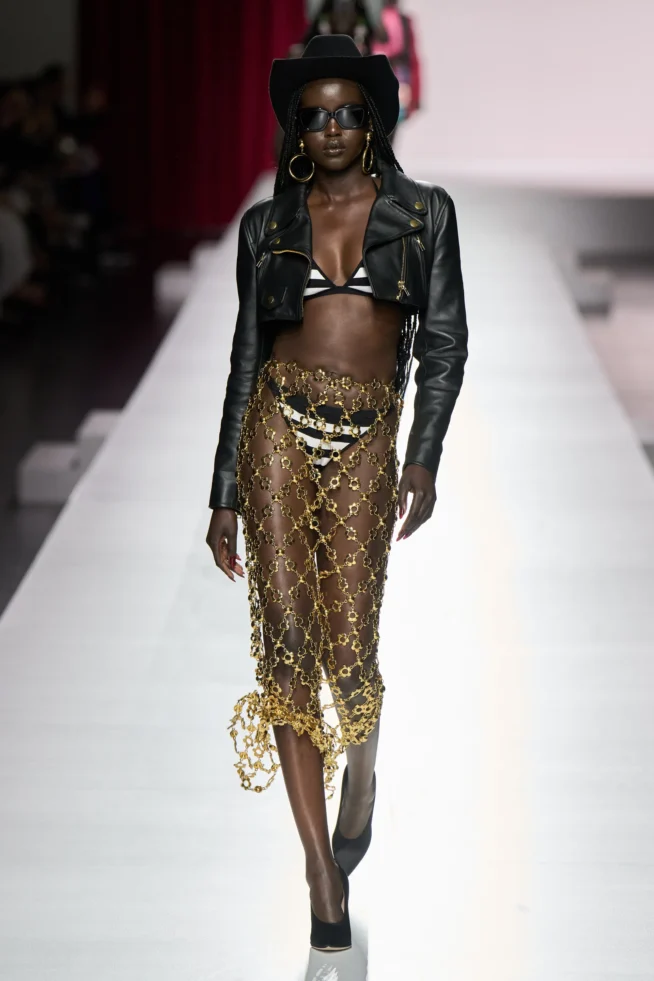 00011-moschino-spring-2024-ready-to-wear-credit-gorunway