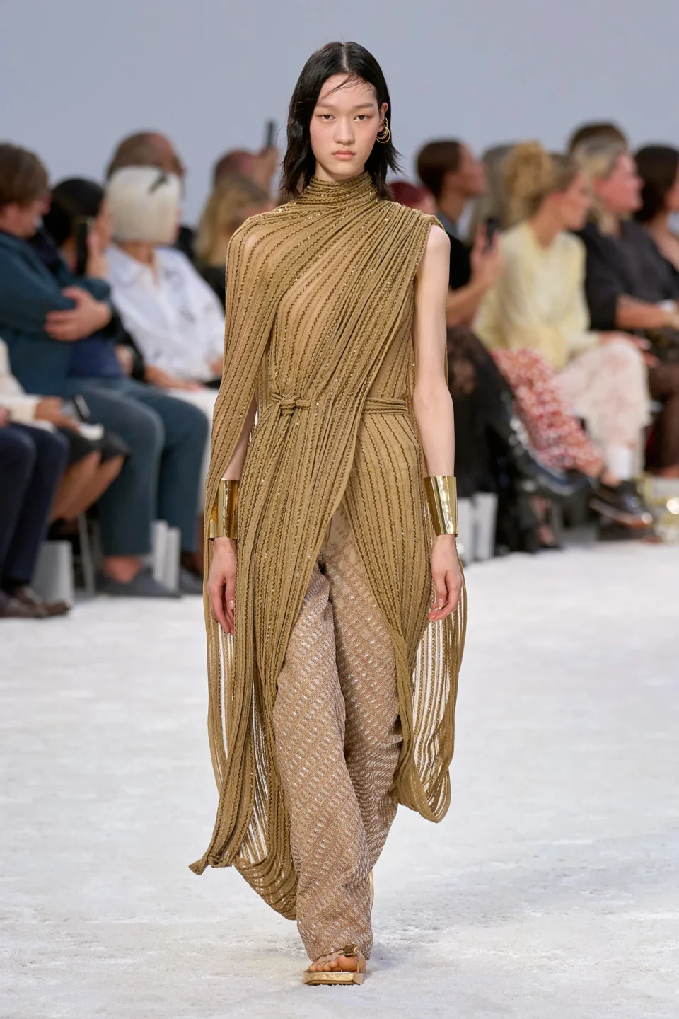 00011-rabanne-spring-2024-ready-to-wear-credit-gorunway