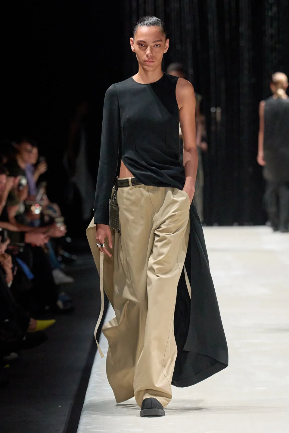 00012-mm6-maison-margiela-spring-2024-ready-to-wear-credit-gorunway