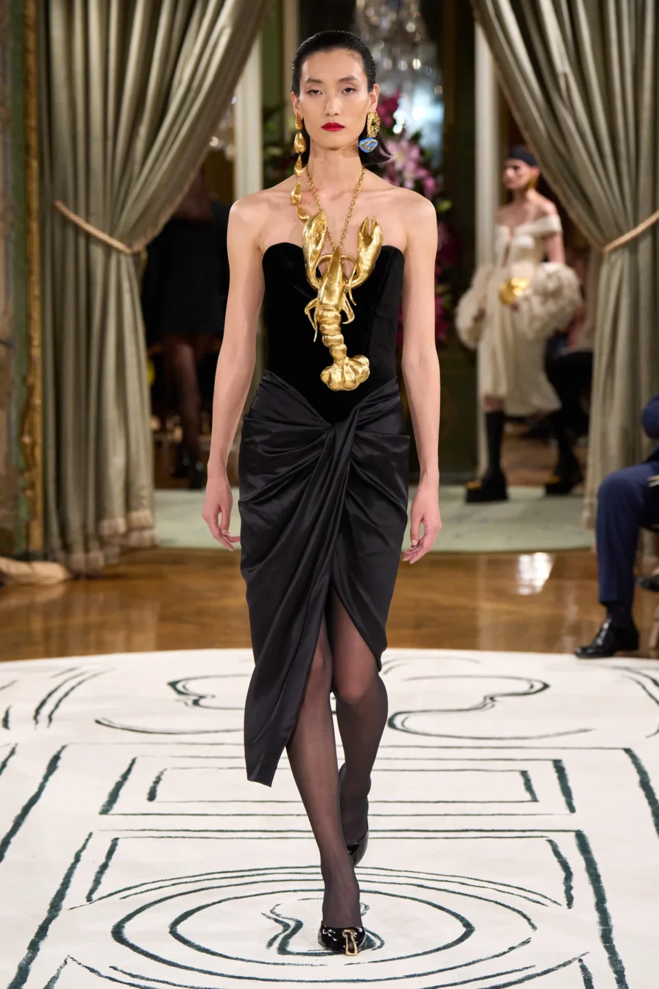 00012-schiaparelli-spring-2024-ready-to-wear-credit-gorunway