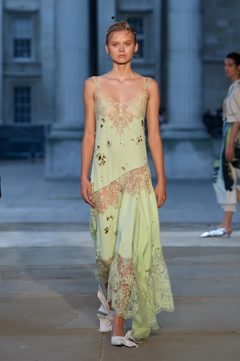 00013-erdem-spring-2024-ready-to-wear-credit-gorunway