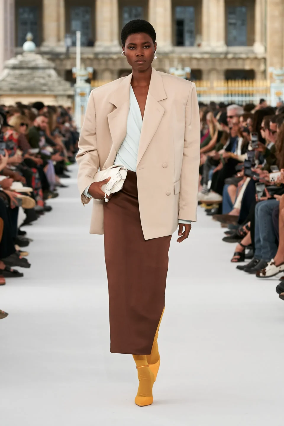 00013-givenchy-spring-2024-ready-to-wear-credit-gorunway