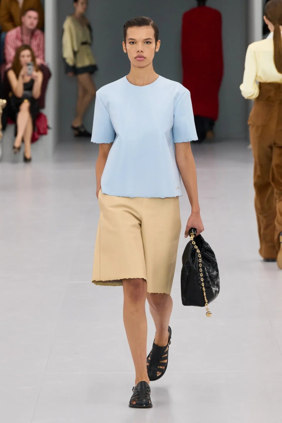 00013—loewe-spring-2024-ready-to-wear-credit-gorunway
