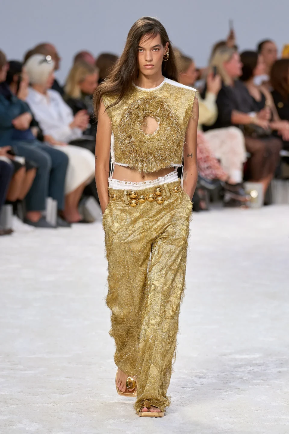 00014-rabanne-spring-2024-ready-to-wear-credit-gorunway