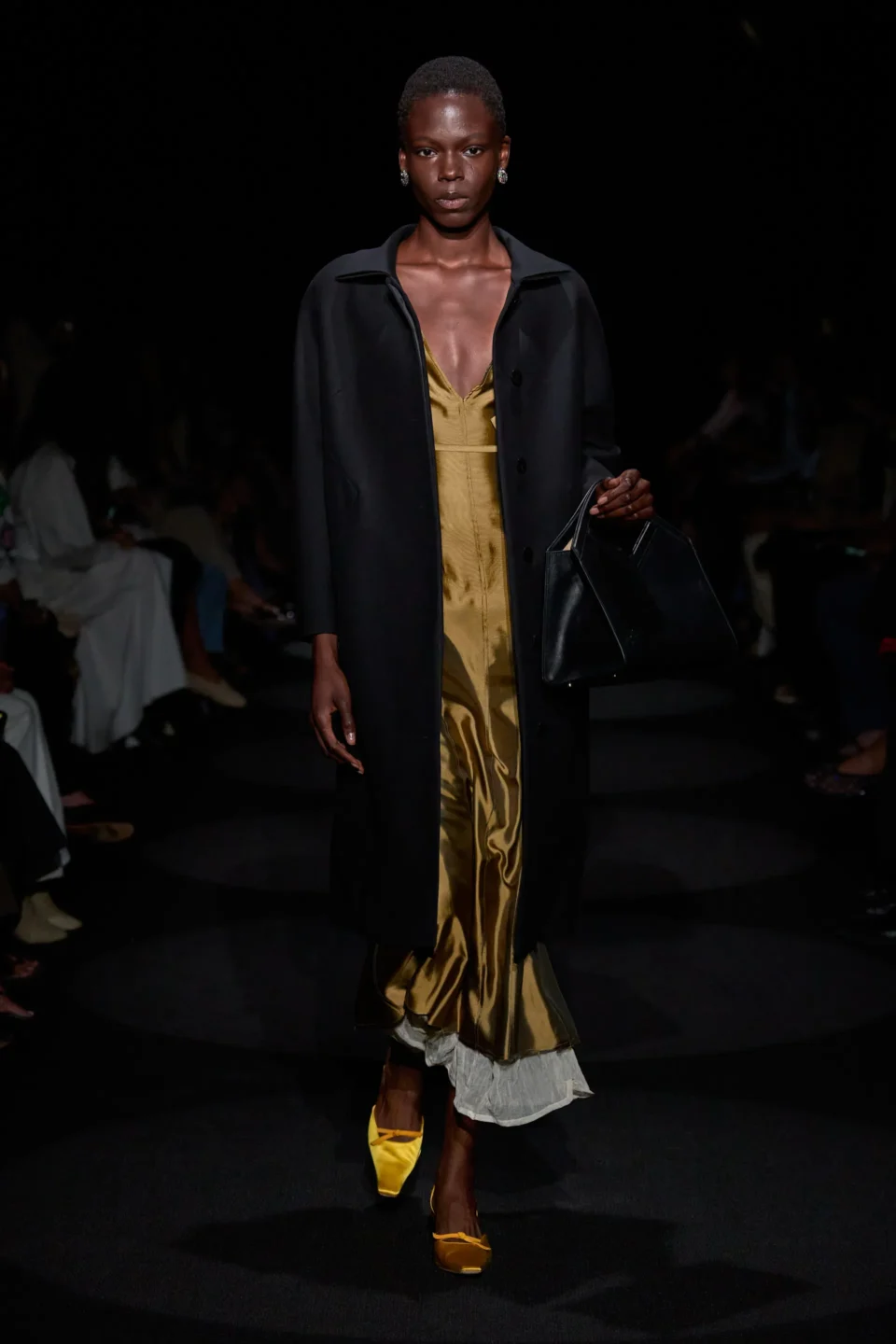 00015-altuzarra-spring-2024-ready-to-wear-credit-gorunway