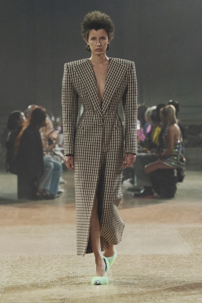 00015-area-fall-2023-ready-to-wear-and-couture-Credit-brand