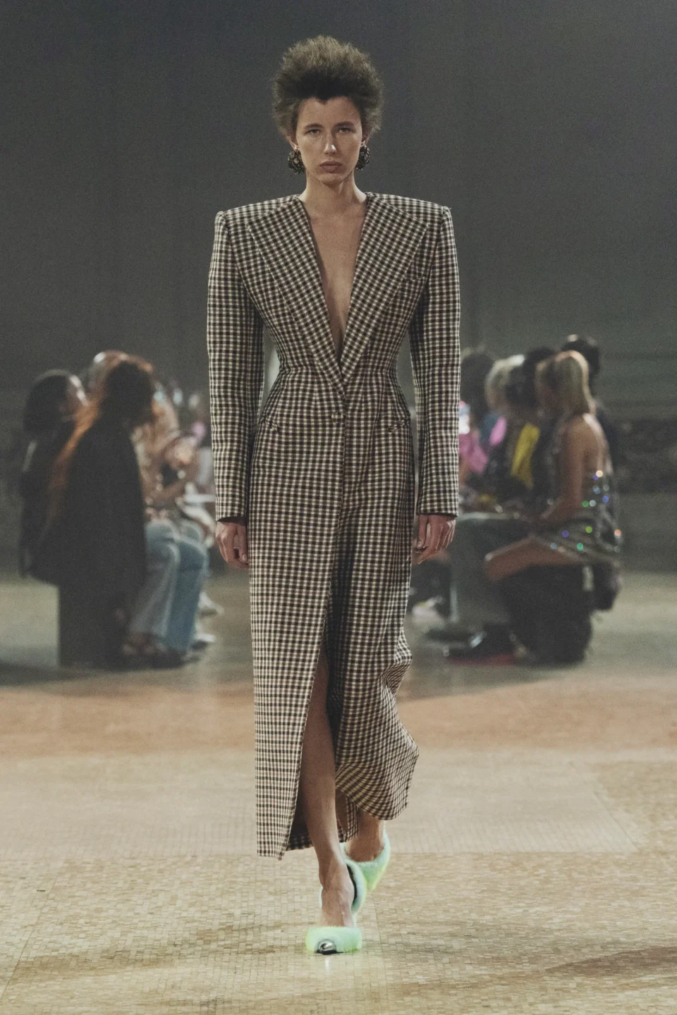 00015-area-fall-2023-ready-to-wear-and-couture-Credit-brand