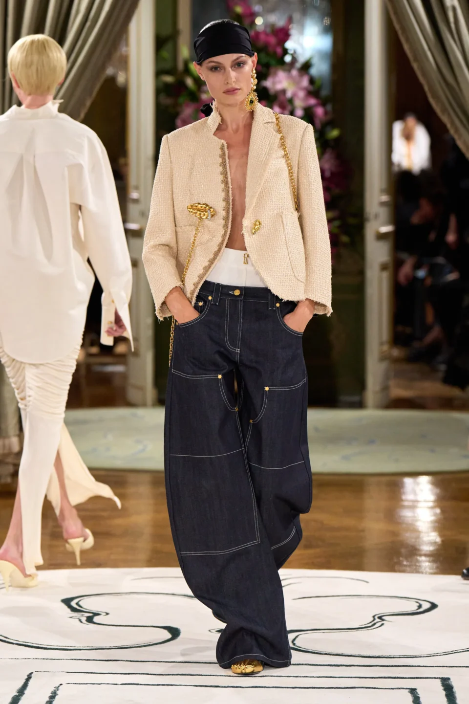 00015-schiaparelli-spring-2024-ready-to-wear-credit-gorunway