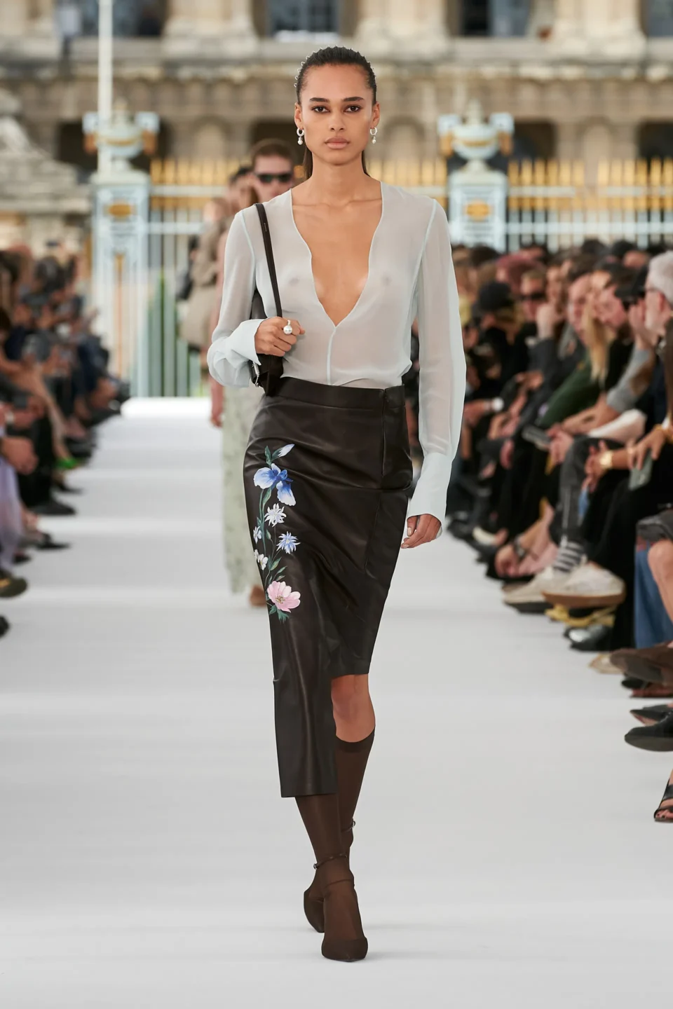00016-givenchy-spring-2024-ready-to-wear-credit-gorunway