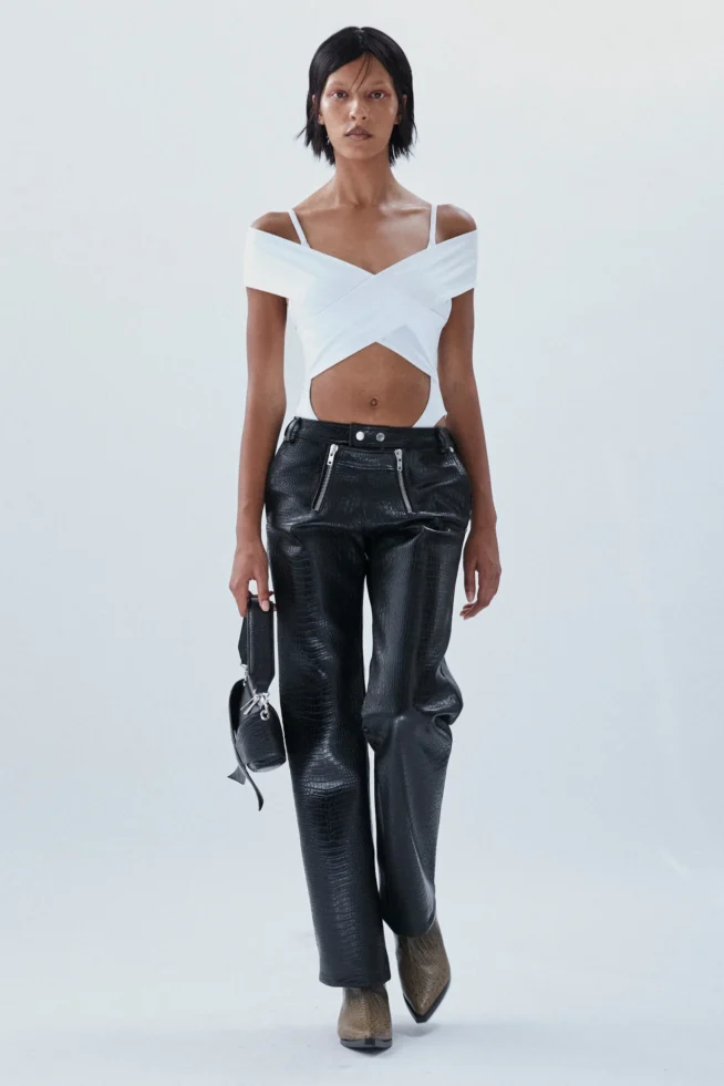 00016-gmbh-spring-2024-ready-to-wear-credit-brand