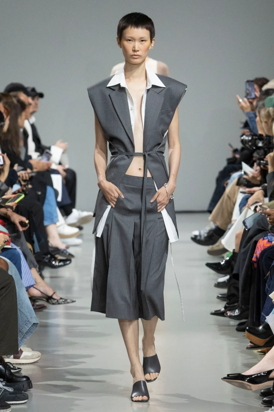 00016-peter-do-spring-2024-ready-to-wear-credit-brand (1)