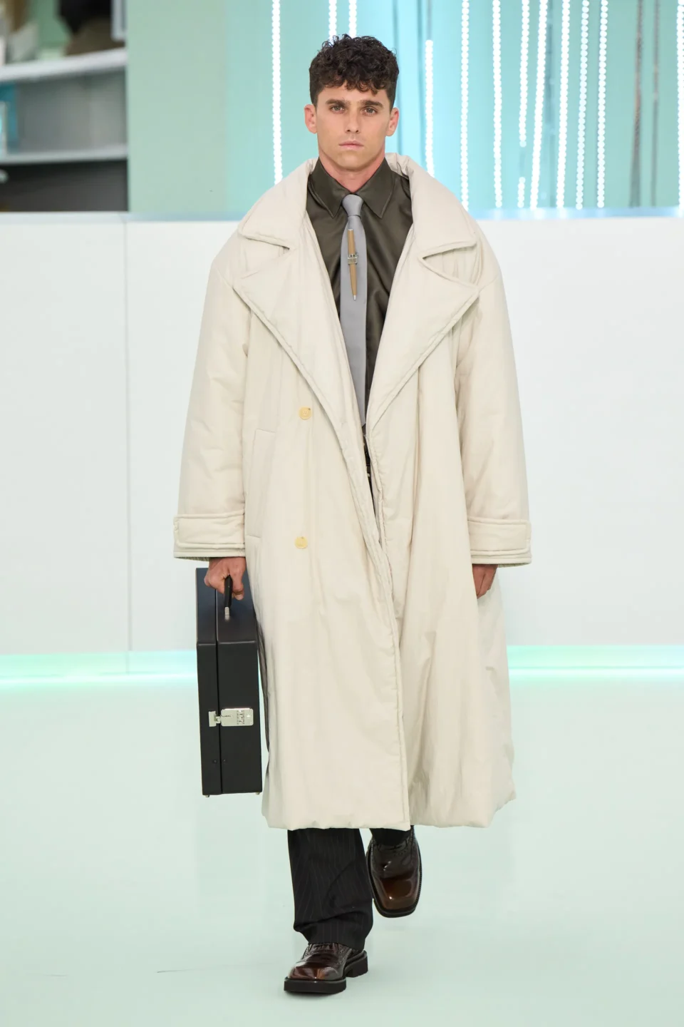 00017-boss-fall-2023-ready-to-wear-credit-gorunway