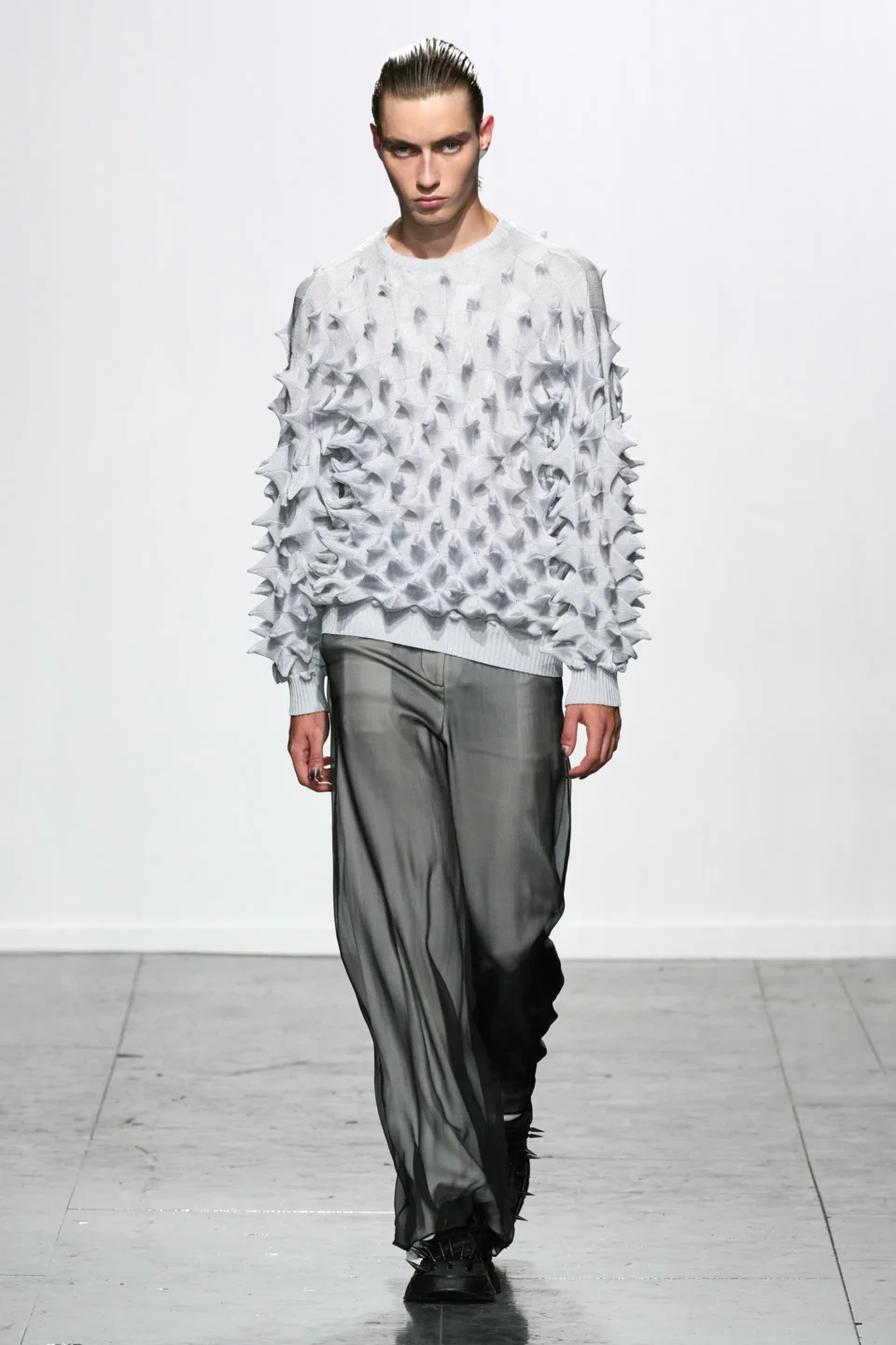 00017-chet-lo-spring-2024-ready-to-wear-credit-gorunway