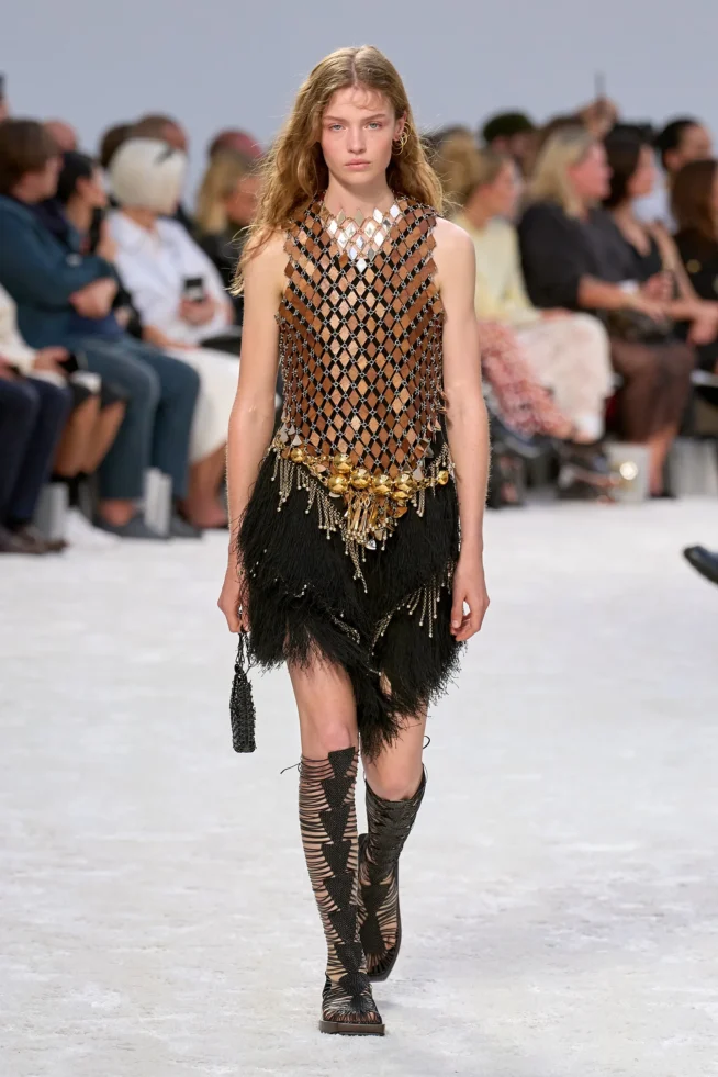 00017-rabanne-spring-2024-ready-to-wear-credit-gorunway