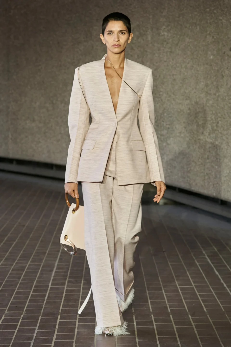 00017-roksanda-spring-2024-ready-to-wear-credit-gorunway