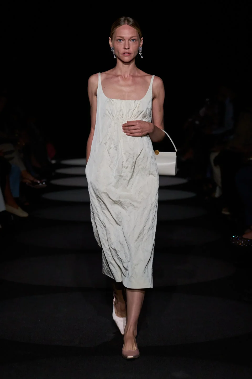 00018-altuzarra-spring-2024-ready-to-wear-credit-gorunway
