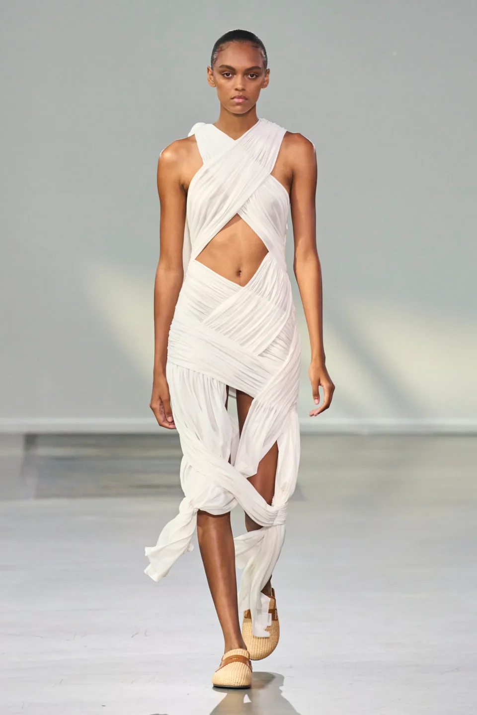 00018-jw-anderson-spring-2024-ready-to-wear-credit-gorunway