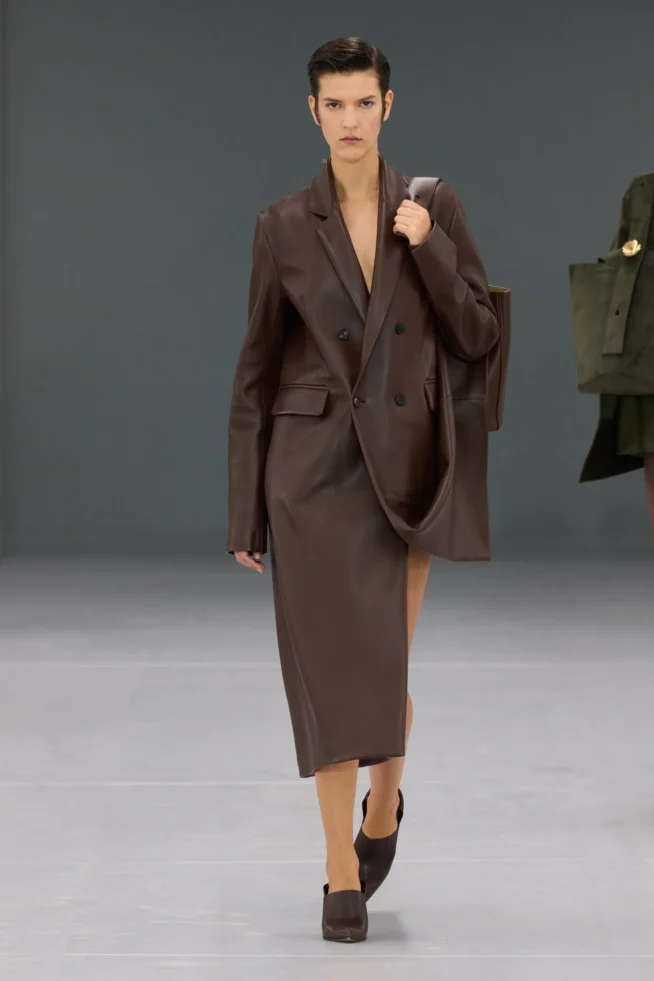 00018—loewe-spring-2024-ready-to-wear-credit-gorunway