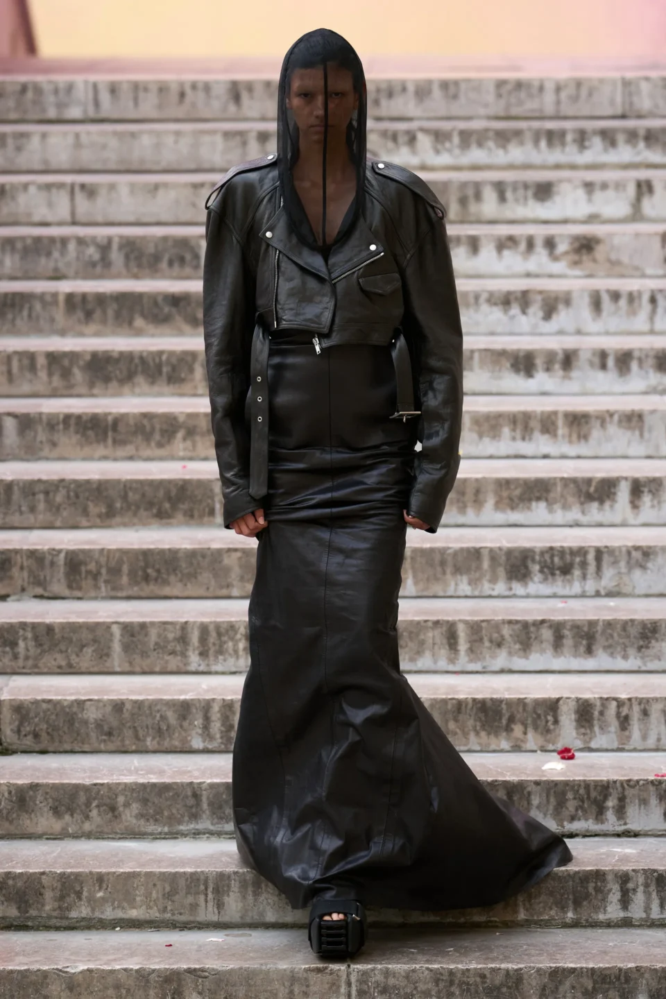 00019-rick-owens-spring-2024-ready-to-wear-credit-gorunway