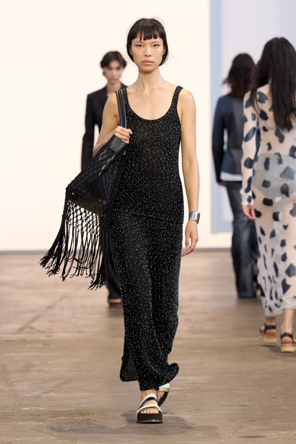 00020-gabriela-hearst-spring-2024-ready-to-wear-details-credit-gorunway