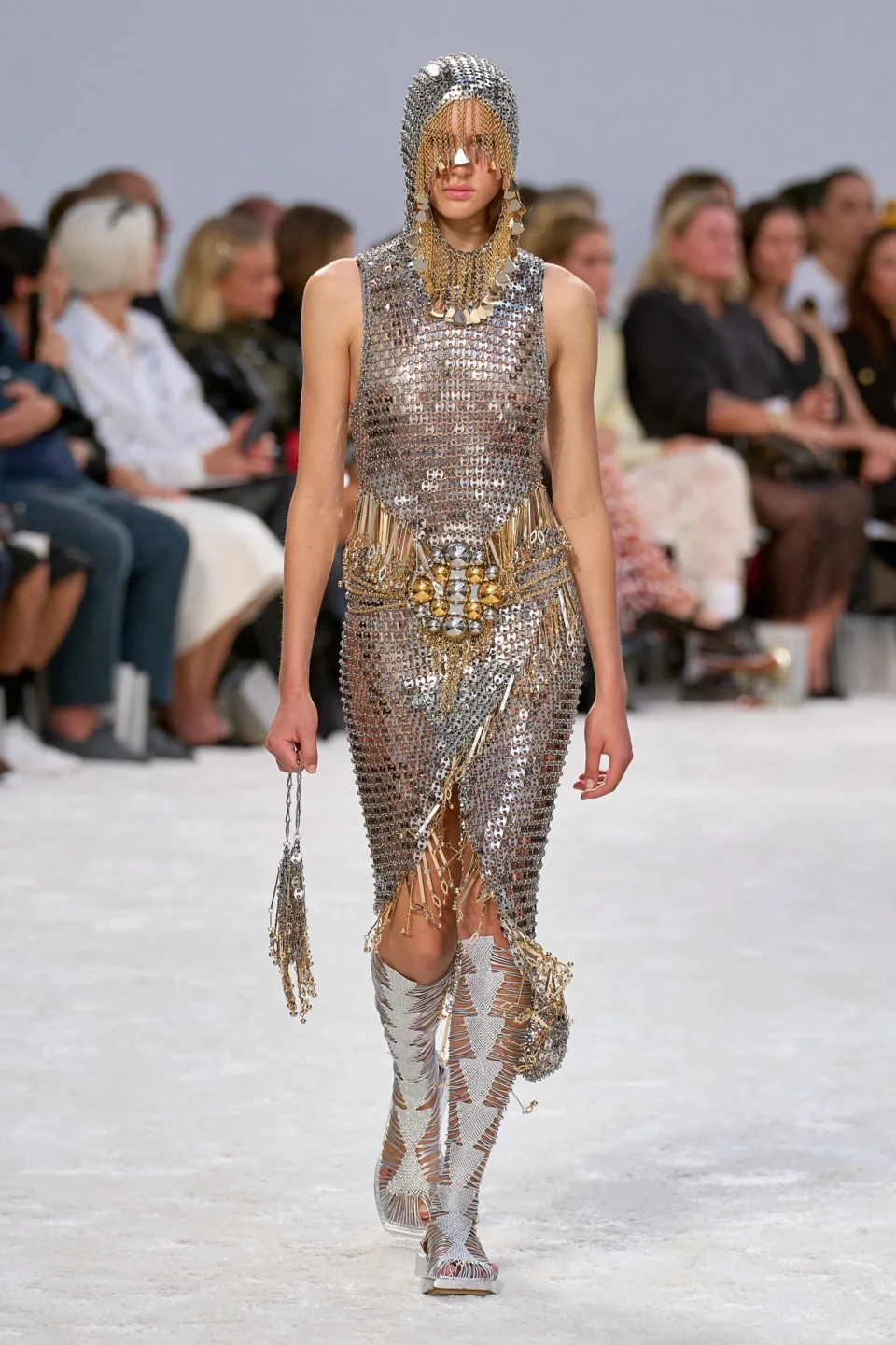 00020-rabanne-spring-2024-ready-to-wear-credit-gorunway