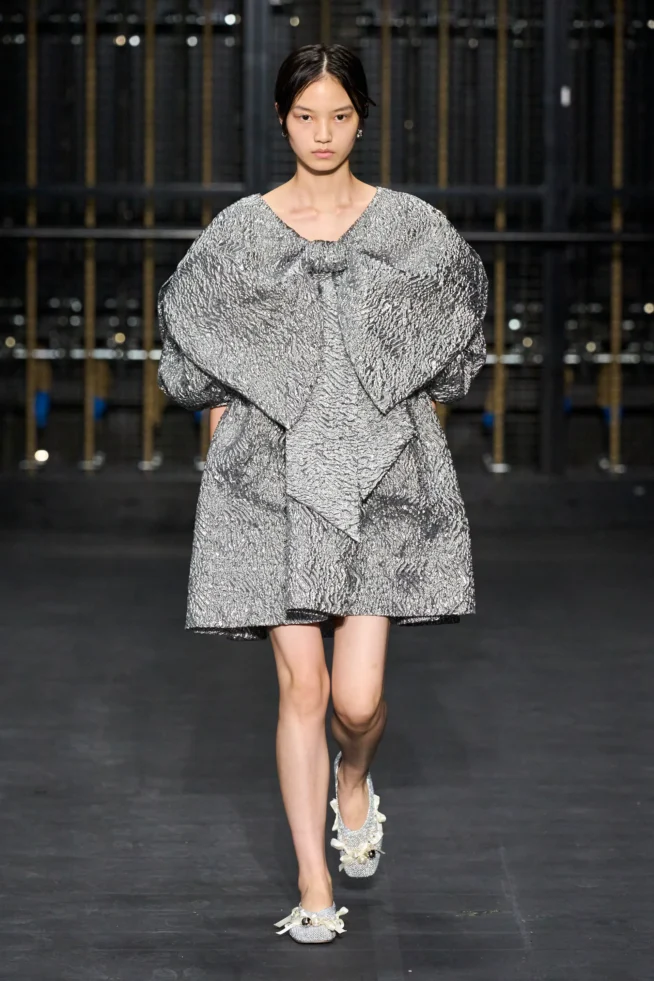 00020-simone-rocha-spring-2024-ready-to-wear-credit-gorunway